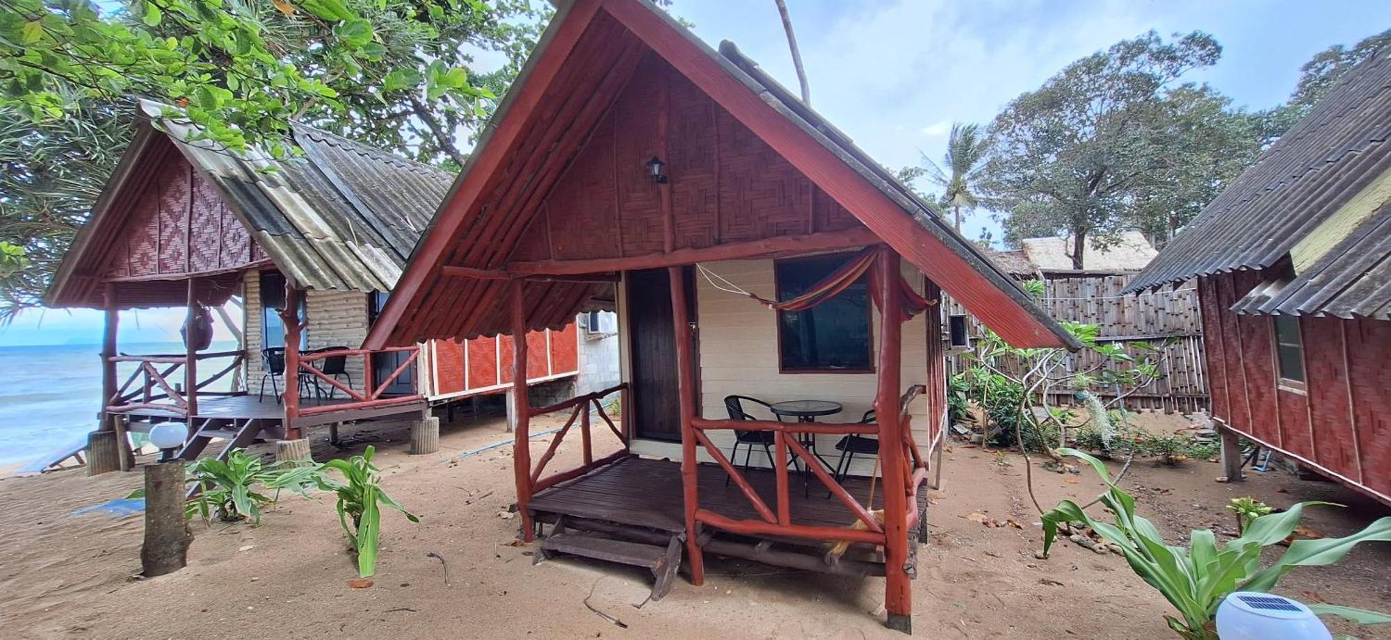 Breizh Cape Beach Bungalows Ko Lanta Rom bilde