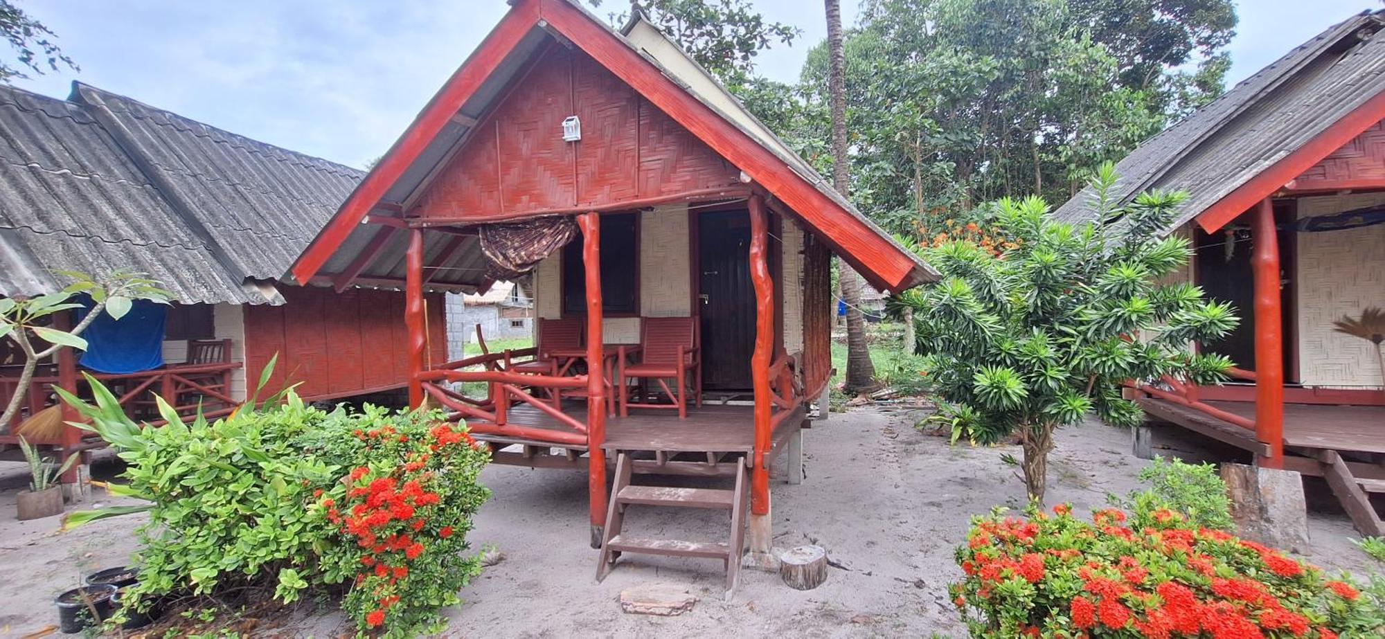 Breizh Cape Beach Bungalows Ko Lanta Rom bilde