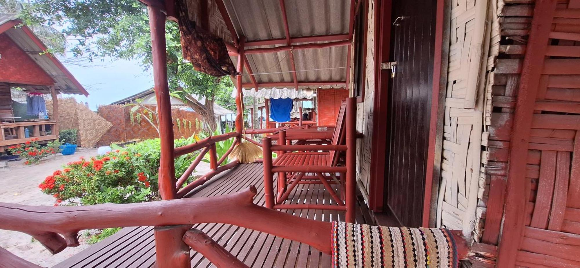 Breizh Cape Beach Bungalows Ko Lanta Rom bilde